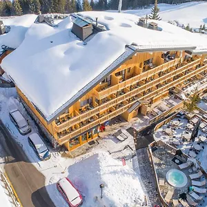 https://madame-vacances-hotel-le-mottaret.hotels-rhonealpes.com