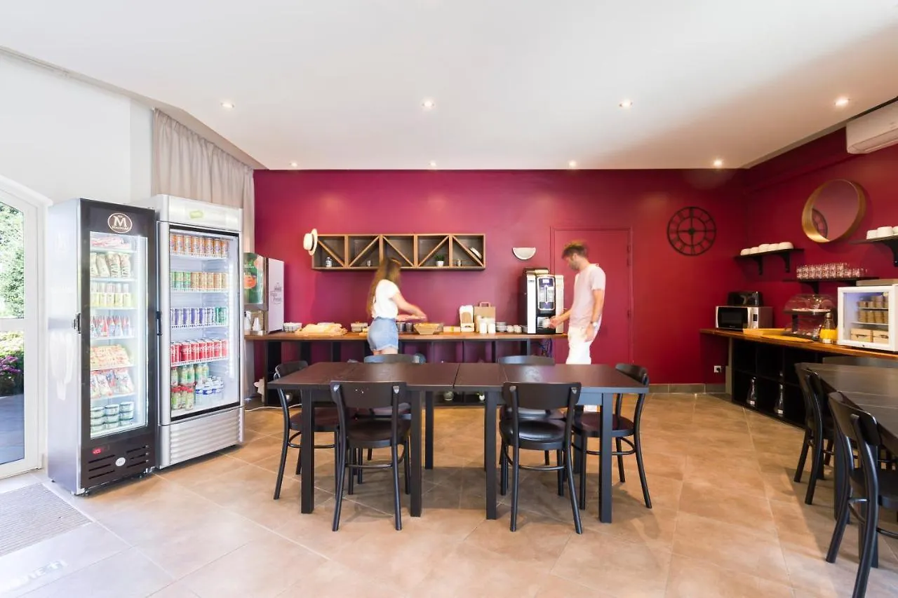 Garden & City Six-Fours-Les-Plages 3*,